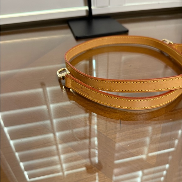 ❤️Black Friday Sale❤️ Louis Vuitton Leather Bag Strap 39.5” - Picture 6 of 11